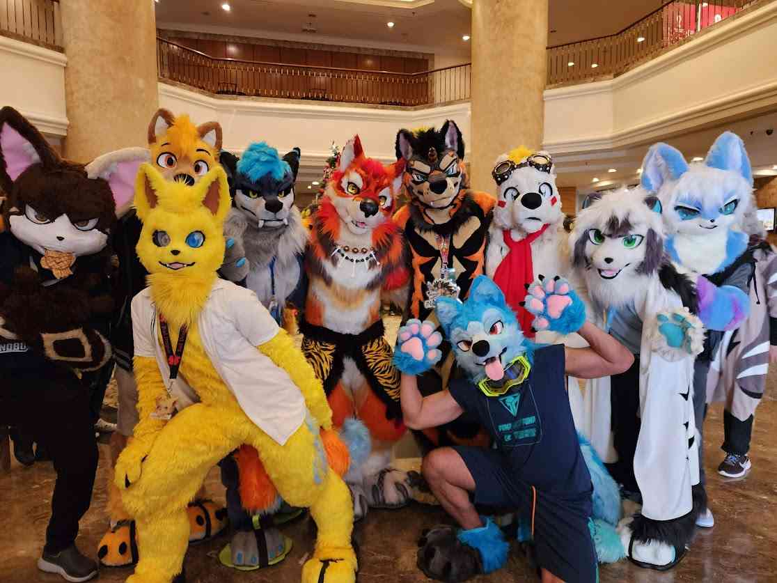 Fursuiters out in force at Furum 2022, the lost con